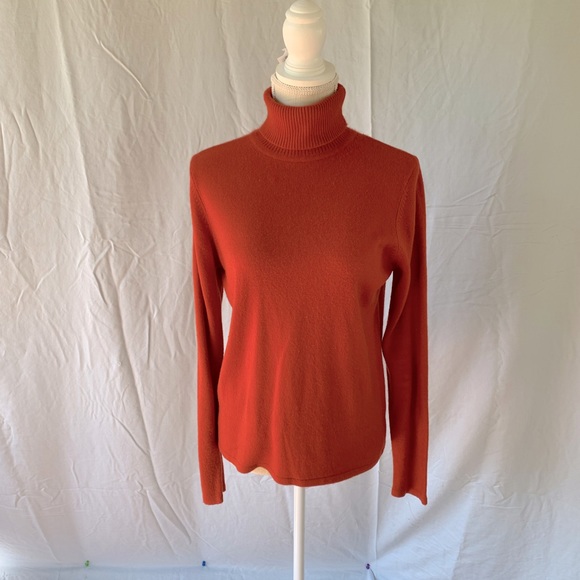 SOLD-Turtleneck Sweater Pumpkin Color Matching - Picture 1 of 2